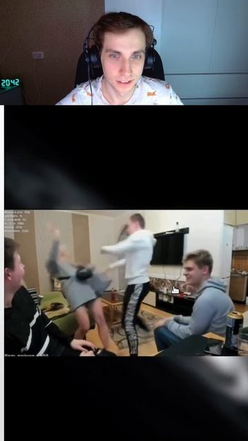 Отдыхаю в интернете, смотрю мелстроя