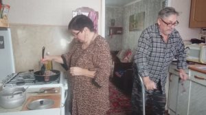 Готовлю гречу с грибами, у мужа свои дела. Обед. Жизнь без спешки