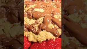 мдяяя. Нутелла с клубникой по-дубайски