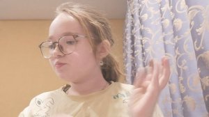 АСМР но у нас очень мало времени и тебя красит визажист за 1500 руб