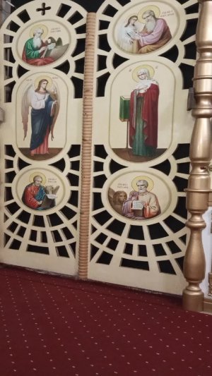 Божественная служба в храме Святой Троицы