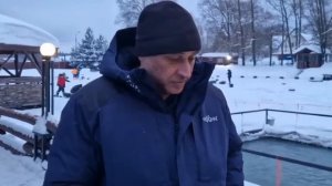 Видео на столах.