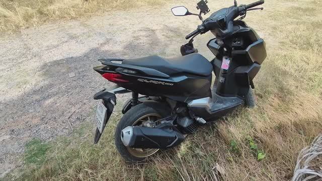 Обозреваем Honda Click 160