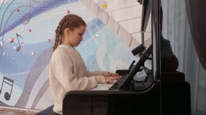 В.Моцарт " Бурре"( исп .Мухутдинова Мира )