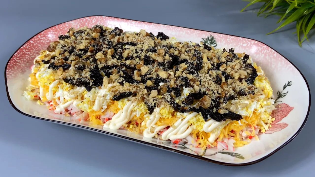 Салат "Жемчужина" за СЕМЬ минут! Я влюбилась в него, как только ПОПРОБОВАЛА! Вкусно и просто! смотреть онлайн