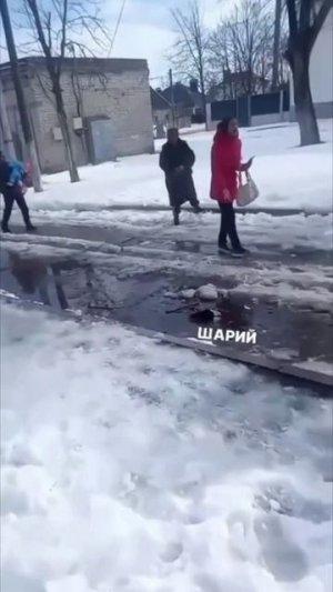 Уходили добровольцы на гражданскую войну. ))