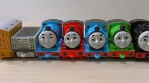 Маленькие машинки разноцветные, проводим осмотр. Видео для детей. #дети #видеодлядетей