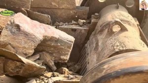 Строительство, дробление щебёнки