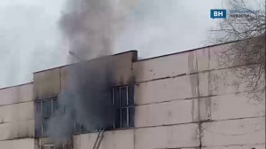 В Воронеже произошел пожар в ангаре с автобусами на улице Серафимови