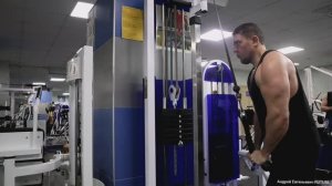 Тренировка трицепса 2 подхода со сбросом веса.