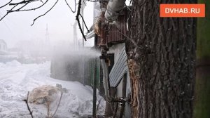 Коммунальщики не справляются с порывами на старой трубе