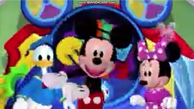 Mickey Mouse Clubhouse Hot Dog Dance (8 Bit) смотреть онлайн