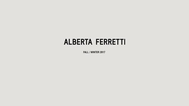 Показ женской коллекции Alberta Ferretti осень-зима 2017-2018