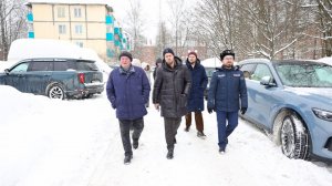 Очистка кровель от снега в Мытищах продолжается: ход работ проверил Александр Хаюров