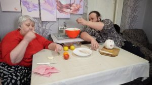 А на ужин фрукты Как деревенская семья кушает экзотику ПОДВАЛ ИЛЬИЧА фруктовое ассорти