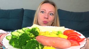 Мукбанг завтрак, брокколи, сосиска, картошка в мундире, овощи. Еда вкуснота.