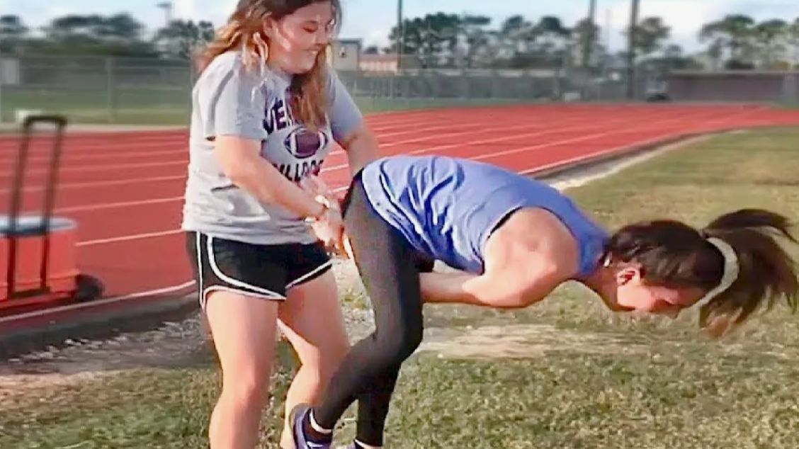 Такие Смешные Женщины на Камеру смотреть онлайн