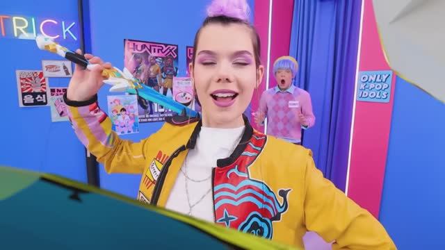 Настоящий vs Фейковый K-Pop Demon Hunters! K-Pop Трансформация на в (1) смотреть онлайн