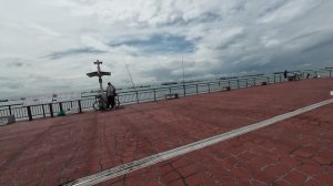 Сингапур, Coast Park, пирс Bedok Jetty, на велосипеде. Декабрь 2025