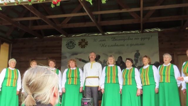 32. У храма св.благоверного князя А.Невского/ Представление 16 Судари и сударушки