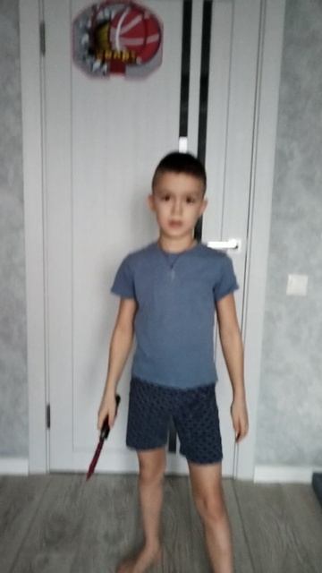 Деревянные ножи. часть2
#DWA_NIK#ножи#игры#двойняшкирулят#хочулайк#втоп#двойня