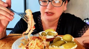 Ем свой ШИКАРНЫЙ САЛАТ и БУТЕРБРОДИКИ/Мукбанг