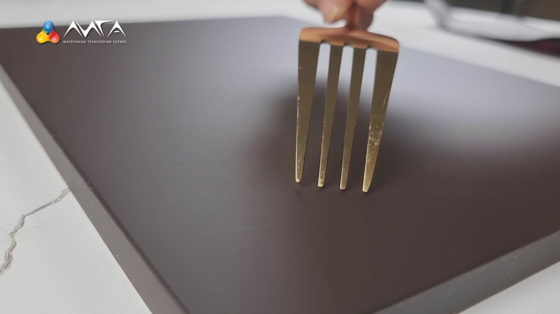 477. Сверхстойкая шёлковистая софт тач эмаль YO M807 на водной основе