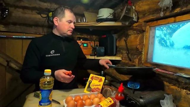 Живём в лесной избушке. Рыбалка на хариуса. Начинается весенний жор хариуса. смотреть онлайн