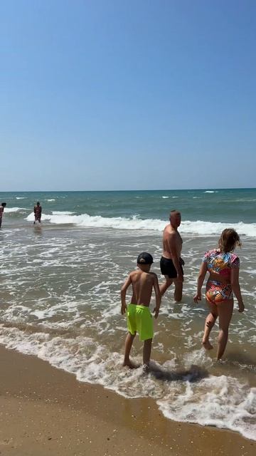 Мы скучали по вам так же сильно, как по шуму прибоя... 🌊