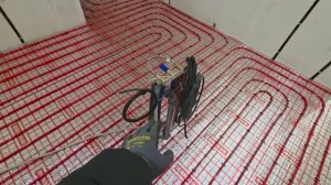 Комбинированная система отопления,  радиаторы и тёплые полы, водоснабжение.