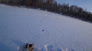 ЕЛЕ В ЛУНКУ ПРОЛЕЗЛА! ЛОВЛЯ ЩУКИ В ГЛУХОЗИМЬЕ.