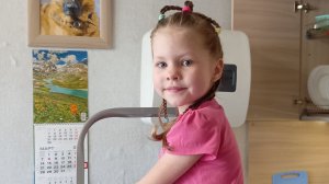 😬Строю ЗАКРЫТЫМИ ГЛАЗАМИ уровень В Geometry Dash🤓