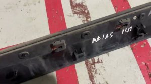 Молдинг двери Передний правый Geely Atlas джили атлас