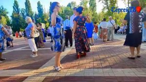 Люди встречаются.......