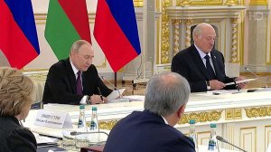 В. Путин и А. Лукашенко по итогам госсовета Союзного государства подписали пакет документов.