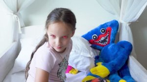 Селена под гипнозом Хагги Ванги и Кисе Мисси