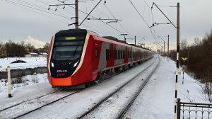 ЭС104 034 "Финист" сообщением Санкт-Петербург - Гатчина-Балтийская на платформе Дачное