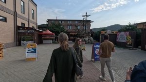 Супермаркет «Caravella» в Приморье 🇷🇺 | Корабль перед входом