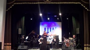 "Take five."P.Desmond. исп.-Ася Отченашенко.(Беларусь)