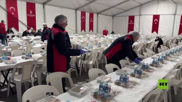 إقامة خيام إفطار مجانية لآلاف مواطني إسطنبول خلال رمضان смотреть онлайн