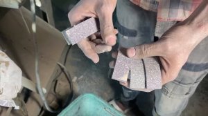 Производство тормозных колодок на частном предприятии.