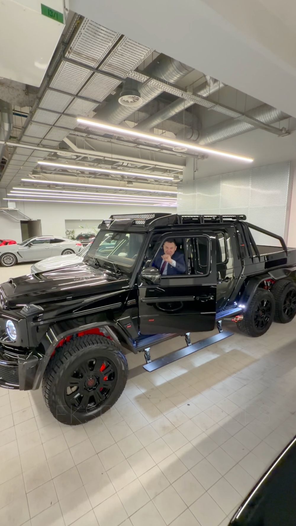 Mercedes-Benz G 900 BRABUS 6x6 ADVENTURE XLP 2025 черный