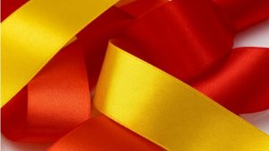 Красивый бантик из лент