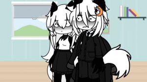 рома съел мои чипсы и я дала его по бошке сковородкой