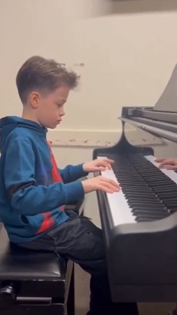 Мальчик Zach (Зак) мастерски играет на пианино! # дети # пианино # игра # мальчик ## смотреть онлайн