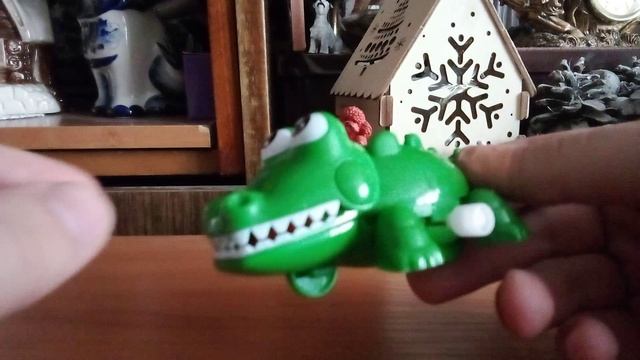 Шикарная заводная игрушка Крокодильчик с острыми зубками. Очень интересный видос.