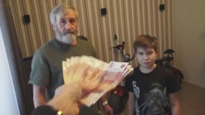 ГРИФЕР ОБМАНУЛА ДЕДА НА 170 000 РУБЛЕЙ В РЕАЛЬНОЙ ЖИЗНИ ДЛЯ АДМИНКИ В МАЙНКРАФТ!