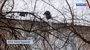 В Яранске продолжают устранять последствия обрушения части кровли дома на улице Гоголя