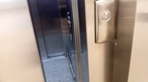 Лифт kone в тц ока  Грузоподъёмность : 450 кг 6 чел Адрес : октябрьская дом : 8