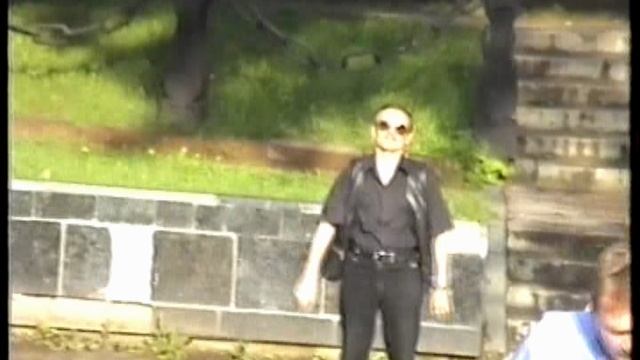 В парке у пруда перед конкурсом песни.